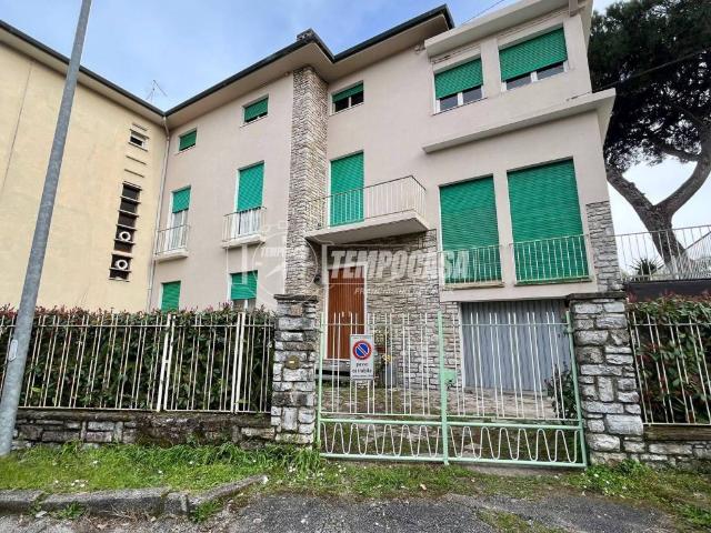 Villa in vendita a Viareggio LU