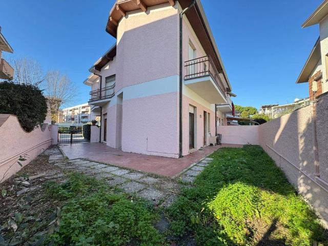 Villa in vendita a Viareggio LU