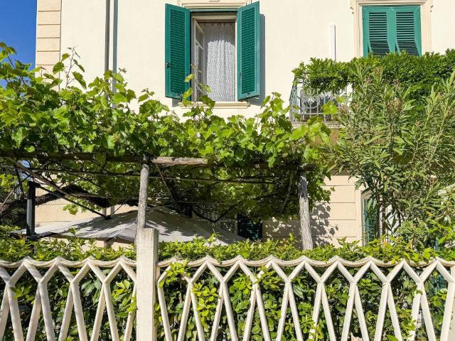 Villa in vendita a Viareggio LU