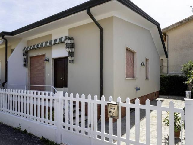 Villa in vendita a Viareggio LU