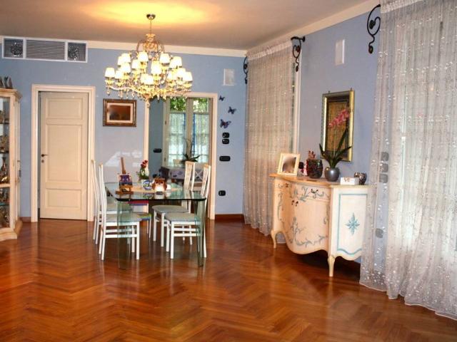 Villa in vendita a Viareggio LU