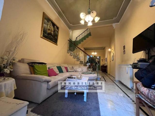 Villa in vendita a Viareggio LU