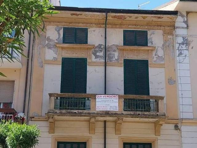 Villa in vendita a Viareggio LU