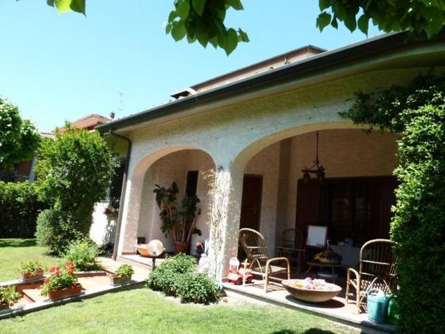 Villa in vendita a Viareggio 250 mq Rif: 1420146