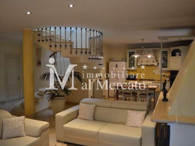 Villa in vendita a Viareggio