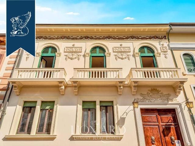 Villa in vendita a Viareggio