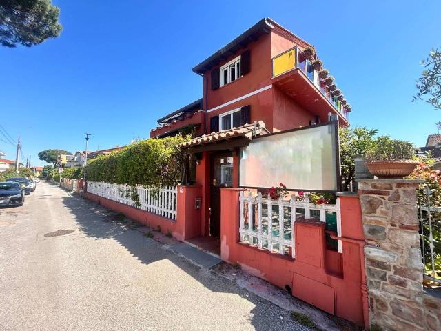 Villa in vendita a Viareggio