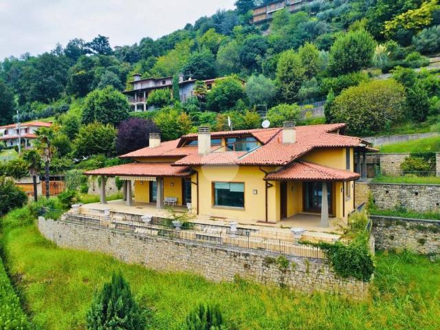 Villa in vendita a Villongo BG