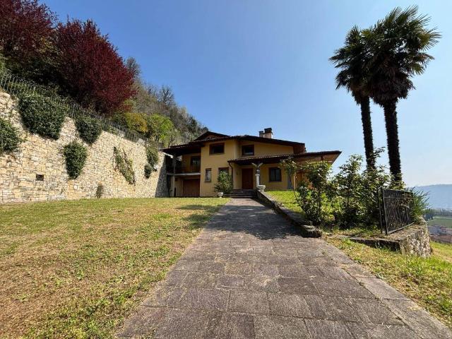 Villa in vendita a Villongo BG