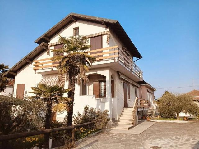 Villa in vendita a Villa Cortese MI