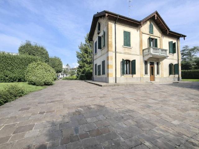 Villa in vendita a Villa Guardia CO