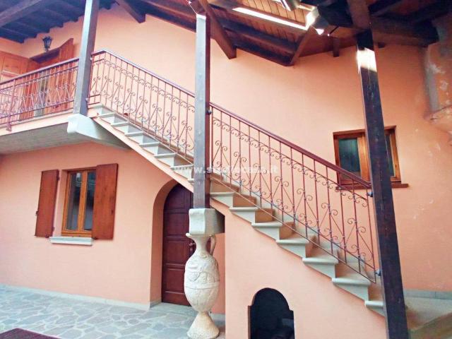 Villa in vendita a Villa d'Ogna BG