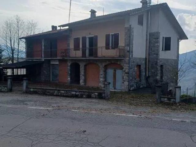Villa in vendita a Villa Minozzo RE