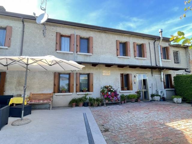 Villa in vendita a Villadose RO