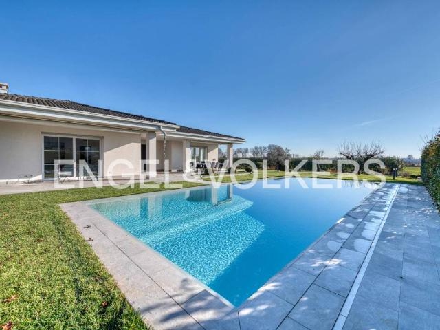 Villa in vendita a Villafranca di Verona VR