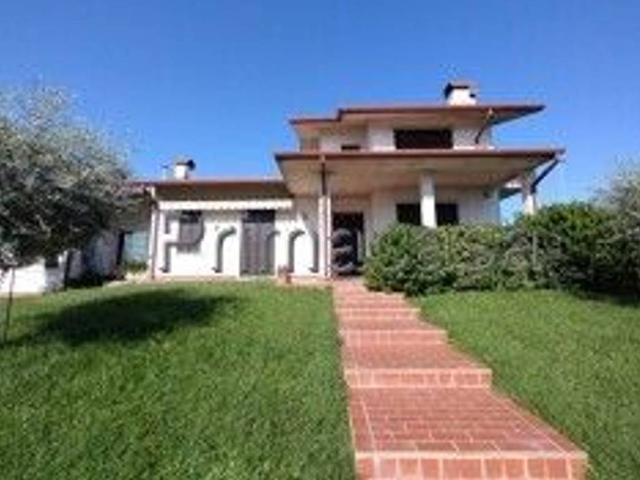 Villa in vendita a Villafranca Di Verona