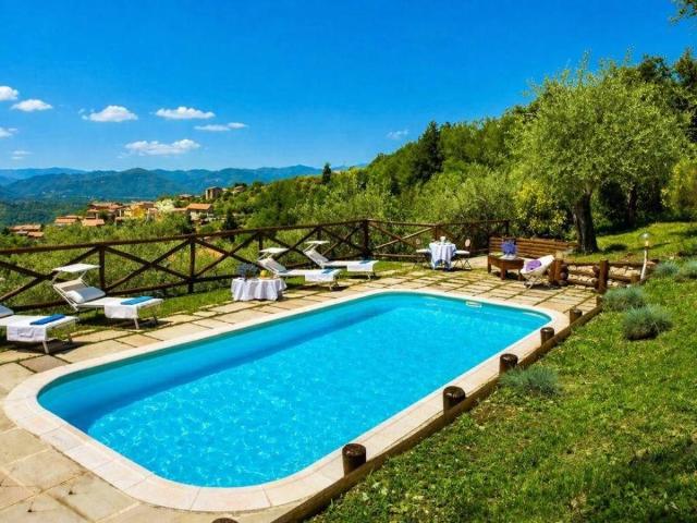 Villa in vendita a Villafranca in Lunigiana MS