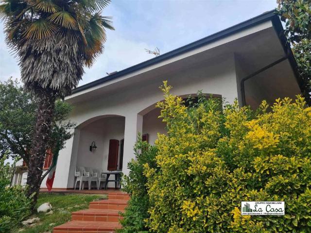 Villa in vendita a Villanova d'Asti AT