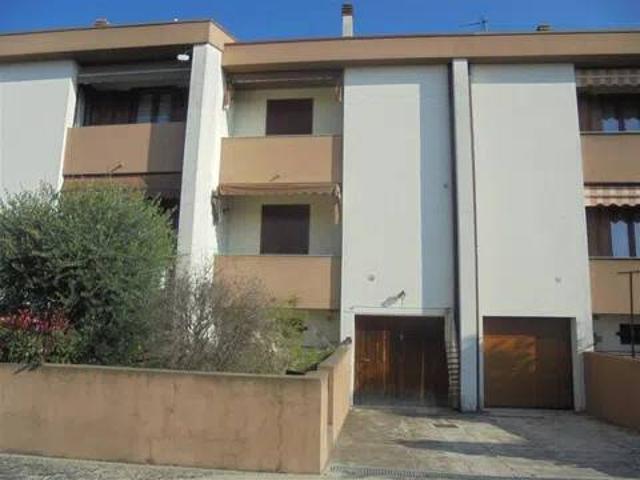 Villa in vendita a Villanova sull'Arda PC