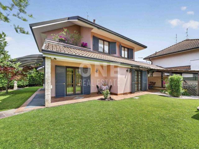 Villa in vendita a Villasanta