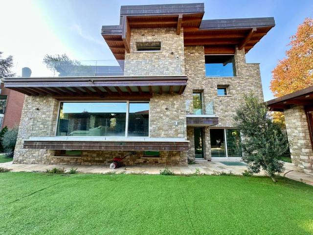 Villa in vendita a Villasanta MB