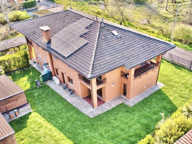 Villa in vendita a Vinovo, Villaggio Ippico