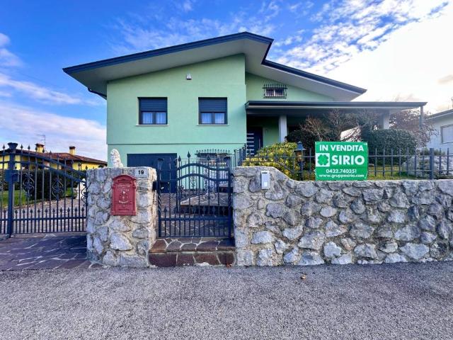 Villa in vendita a Visco UD