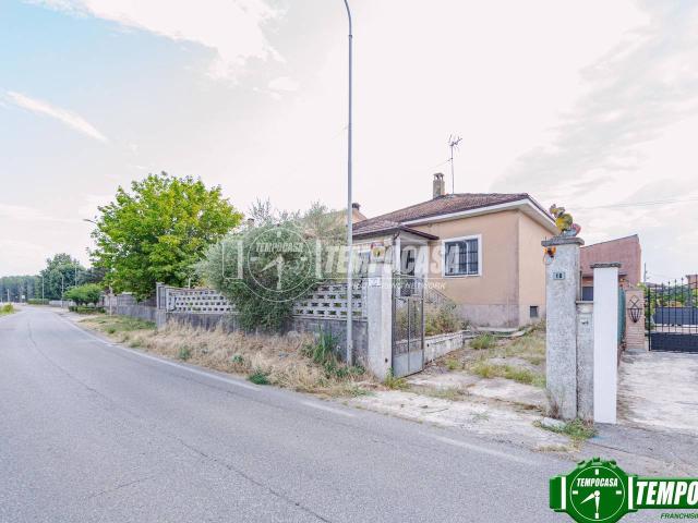 Villa in vendita a Vistarino