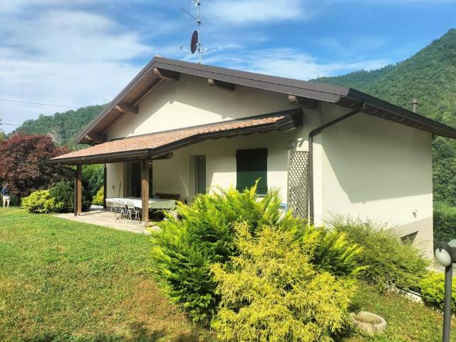 Villa in vendita a Zogno BG