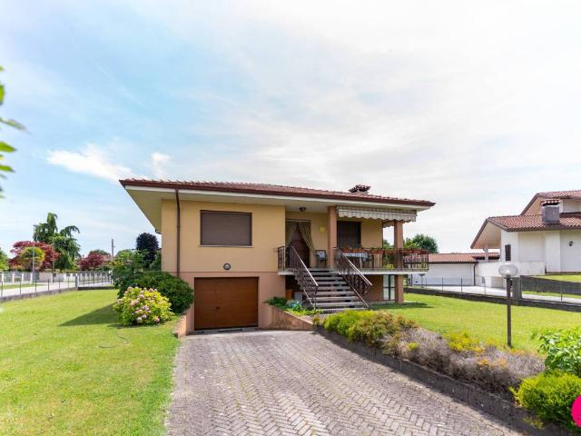 Villa in vendita a Zoppola PN
