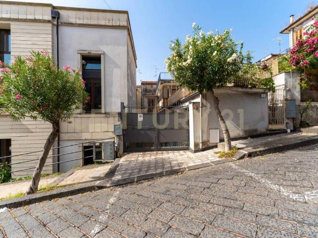 Villa in vendita a Zafferana Etnea CT