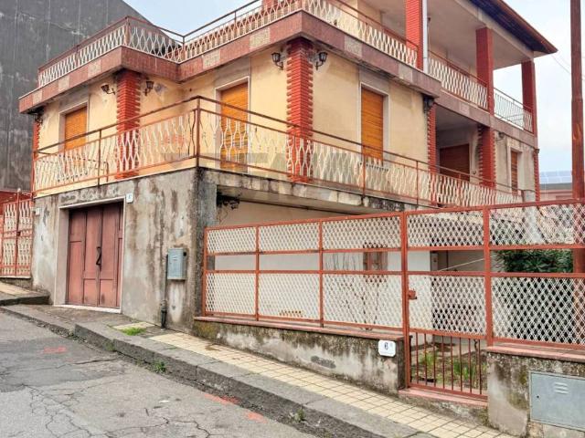 Villa in vendita a Zafferana Etnea CT