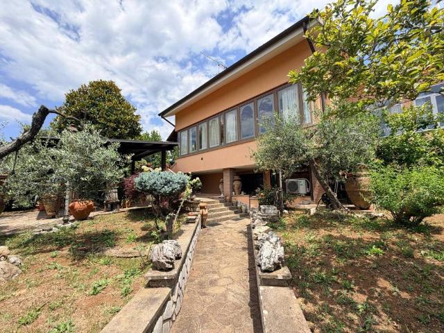 Villa in vendita a Zagarolo RM