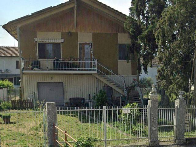 Villa in vendita a Zeme PV