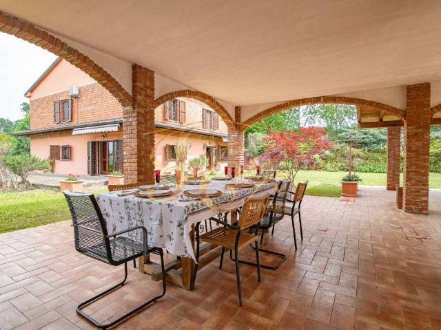 Villa in vendita a Ziano Piacentino PC