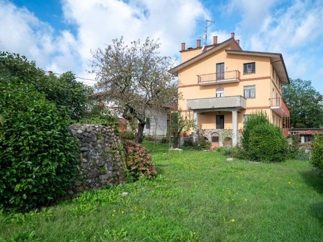 Villa in vendita a Zubiena BI