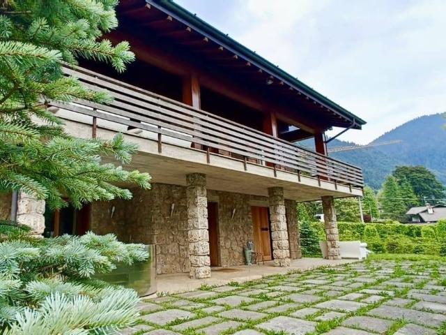 Villa in vendita Castione della Presolana, Bergamo, Lombardia
