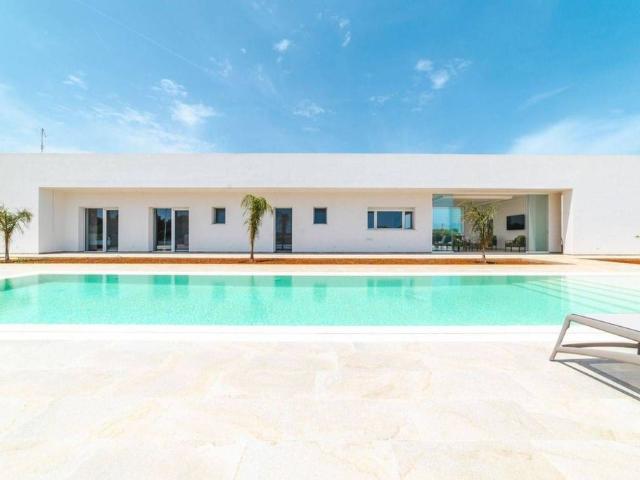 Villa in vendita Carovigno, Italia