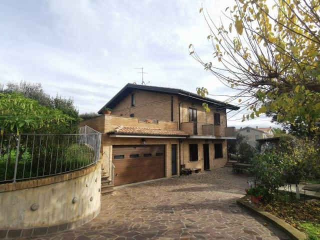 Villa in vendita Civitanova Marche, Italia