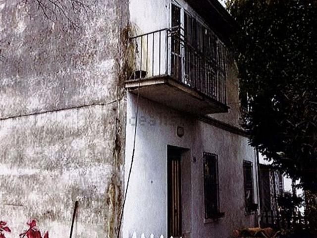 Villa in vendita di 140 m² in Via D. Alighieri, 64