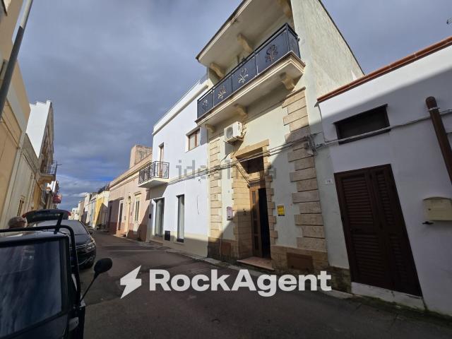 Villa in vendita di 148 m² in Via IV Novembre, 18