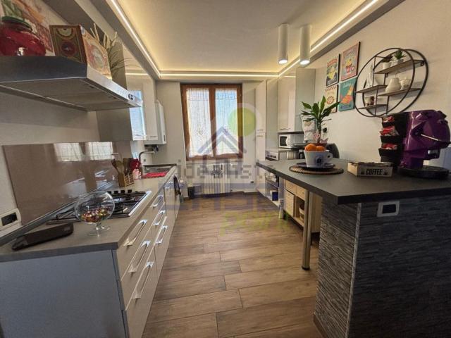 Villa in vendita di 153 m² in Via Ferrari