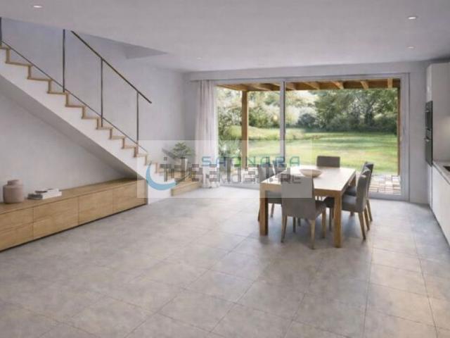 Villa in vendita di 150 m² in Via Colombo
