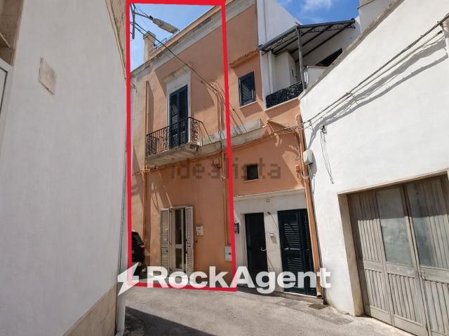 Villa in vendita di 150 m² in Via Giacosa, 24