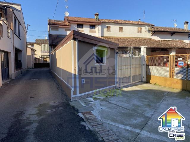 Villa in vendita di 154 m² in Via Dante Alighieri
