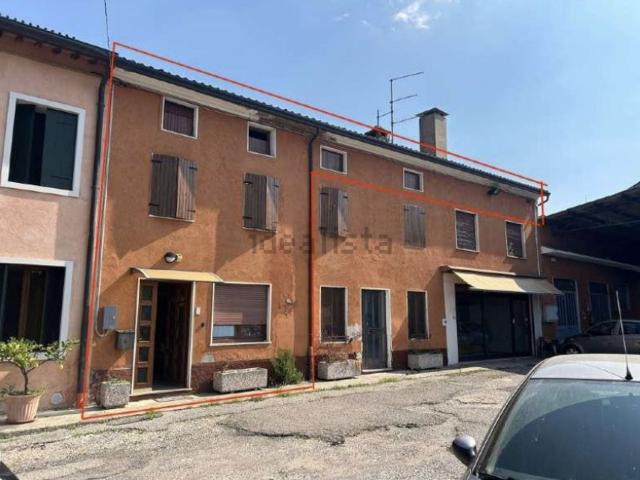 Villa in vendita di 158 m² in Via mainenti, 2