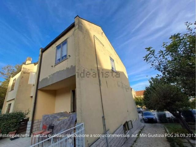 Villa in vendita di 168 m² in Via G. Matteotti, 4