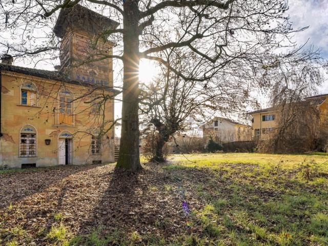 Villa in vendita di 170 m² in Via E. Ferrari, 23