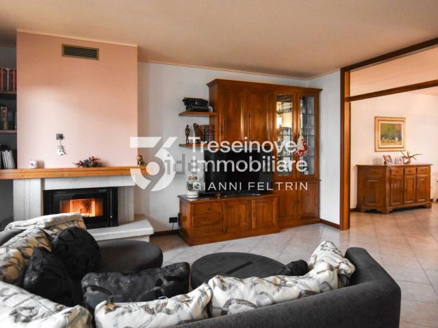 Villa in vendita di 179 m² in Via Castello