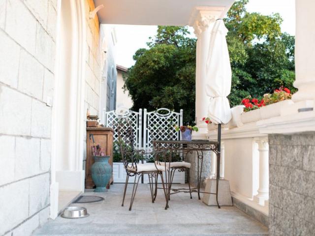 Villa in vendita di 180 m² in Via Agostino Straulino